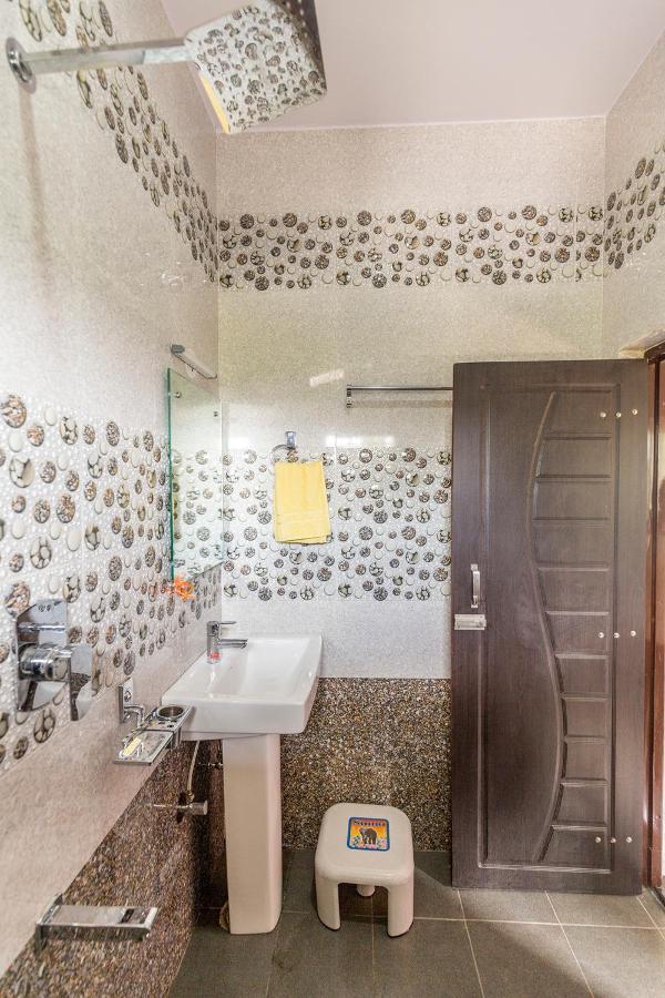 Krishna Homestay Хампи Экстерьер фото