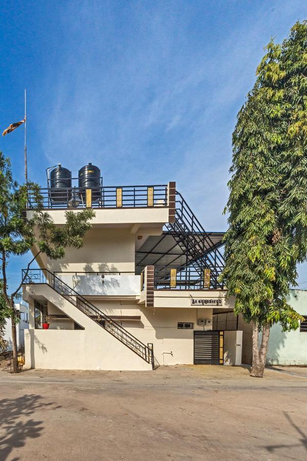 Krishna Homestay Хампи Экстерьер фото